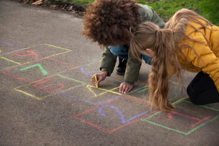 Equilíbrio e Destreza: Brinquedos de Labirinto e Coordenação para Desenvolvimento Motor